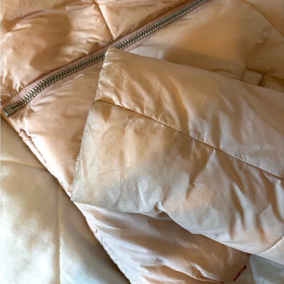 Levi's Light Pink Puffer Jacket with White Collar - Picture 7 of 9